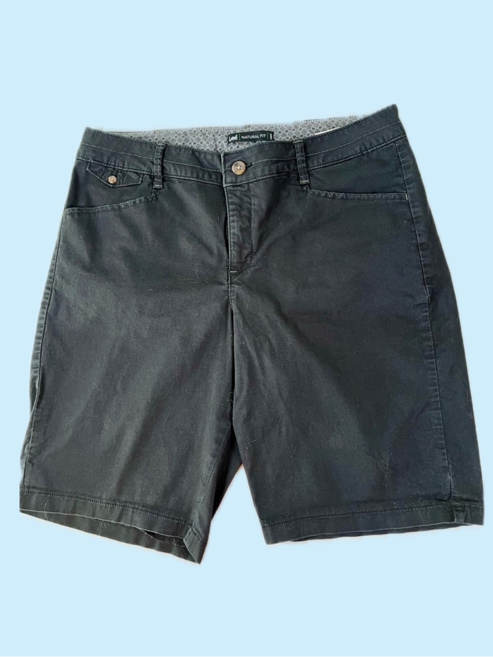 2 pair size 10 shorts for women- Lee Natural Fit, Gloria Vanderbilt Cream Cargo - Picture 10 of 17